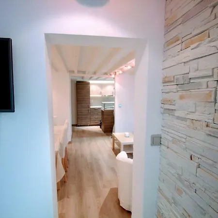 Magnifique 5 Pieces Apartment